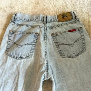 Only jeans - Jag är 165 och brukar ha storlek xs som referens.Midjemått : 37cm, innerbenslängden:  77cm