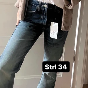 Zara Jeans - Säljer ett par zara jättefina jeans som inte kommer till användning längre (inte min bild)☺️