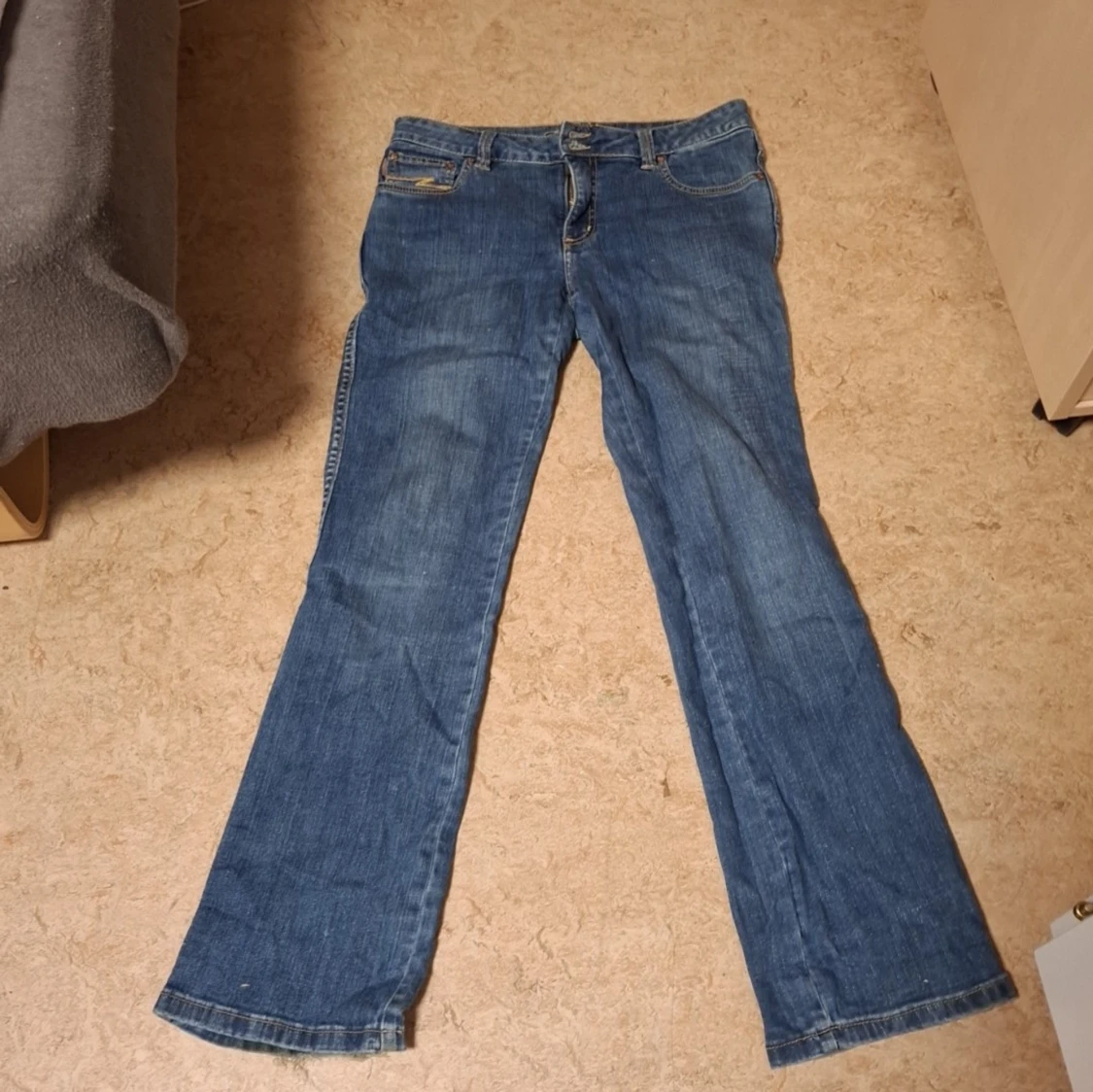 flaired bootcut jeans