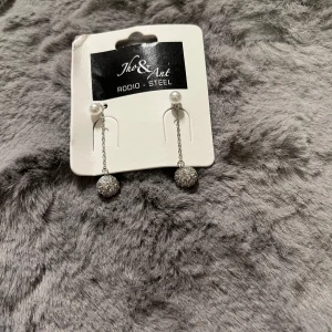 Silver örhängen  - Skick:10/10 helt nya  Från: en butik i Spanien 