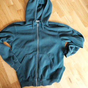 weeday hoodie - chill hoodie från weekday inga skador