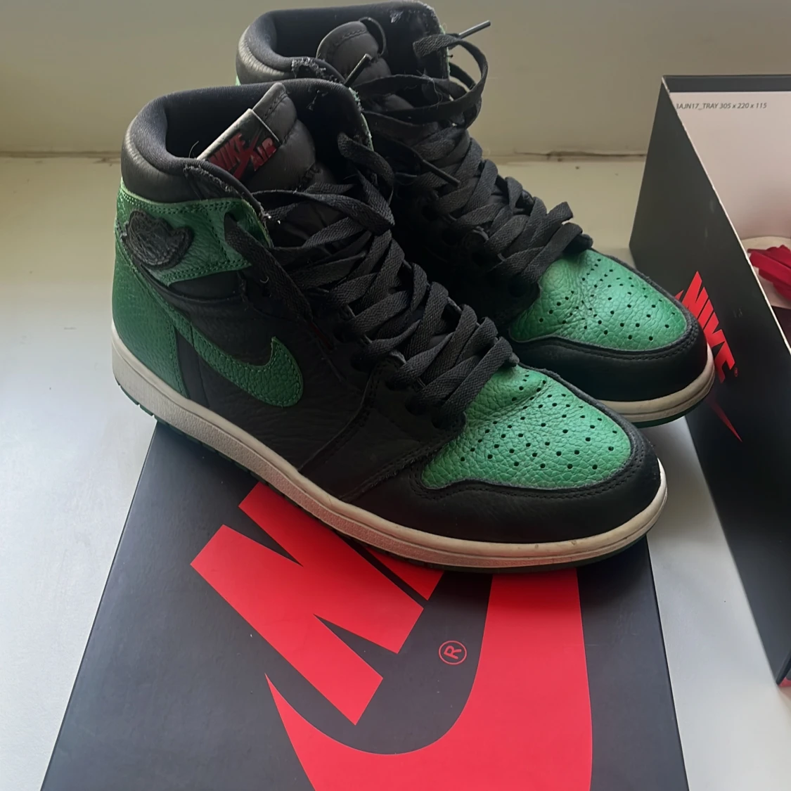 Jordan 1 retro high pine green - 90