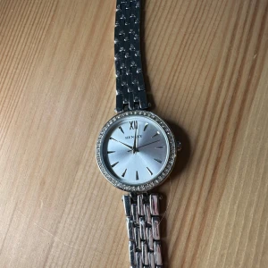 Henley klocka - Nästan helt oanvänd som legat ett tag 