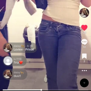 LTB JEANS VALERIE - Säljer dessa extremt eftertraktade och slutsålda lågmidjade, bootcut jeans med märket ltb, dem är i en väldigt fin och höstig färg!❤️ i midjan är dem i storlek 25 eller 26 och i längd är dem 34 / 36, i fint skick och med inga defekter! ❤️❤️BUDA GÄRNA❤️