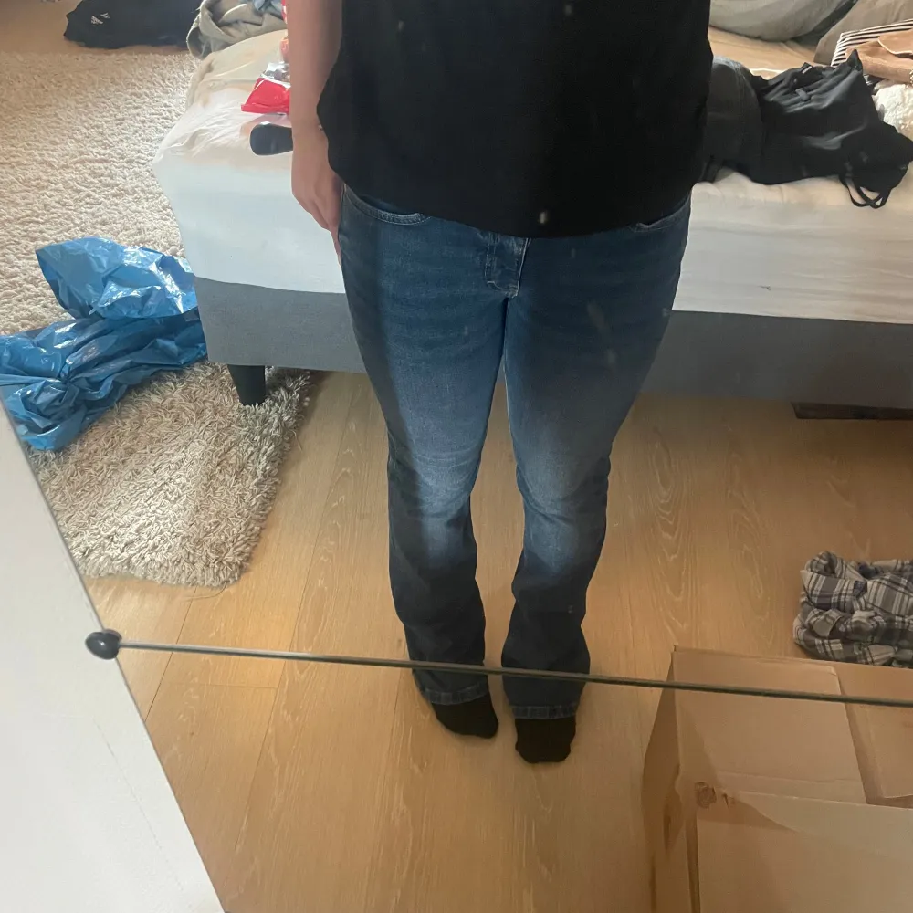 Mörk blåa jeans från Kappahl. Aldrig använda, men ingen prislapp kvar💗. Jeans & Byxor.