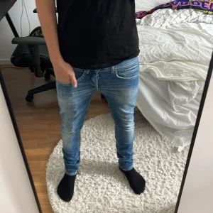 Dondup Jeans - Fint skick  Säljer dom för att dom är för små  Strl 29 Går att diskutera priset😀