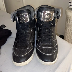 Micheal kors skor - Micheal kors skol lite lika isabel marant.