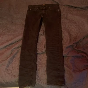 Lee jeans  - Säljer nu min sons lee jeans som nästan aldrig är använda, slim fit 32/32