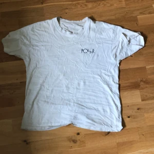 Polar tröja - Ganska bra skick lite hål på baksidan 
