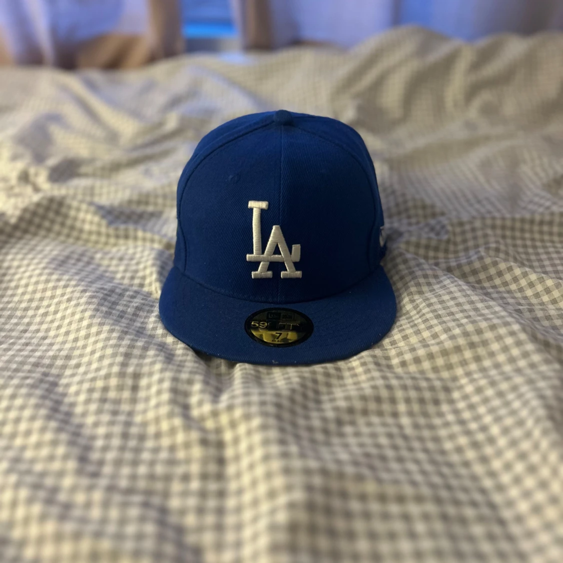 Blå keps med LA-broderi - 93