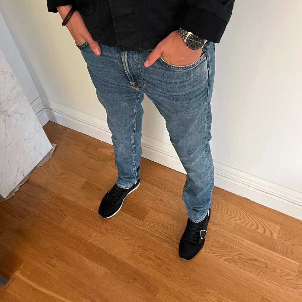 Nudie jeans Lean Dean | Skick: 9/10 | Strl W28 L32 | Modellen är 182cm | Hör av dig om du undrar någonting!. Jeans & Byxor.