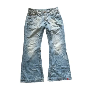 Lågmidjade jeans - Jätte snygga lågmidjade jeans, kommer ifrån esprit, waist 38