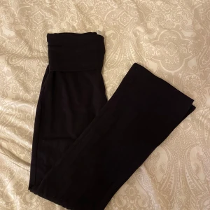 Yoga pants  - Sköna yoga pants från Gina Tricot i storlek 158/164, jätte bra skick!