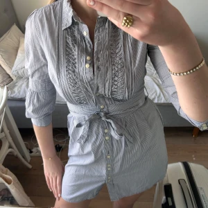 Sommarklänning - Sommarklänning från InWear, aldrig använd. Storlek 32 men passar mig som har 36☺️