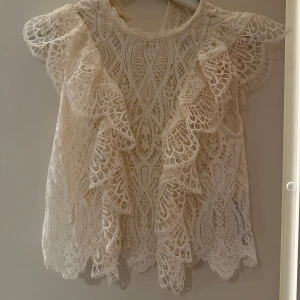 Spets topp från Zara  - Super fin topp från Zara i spets 