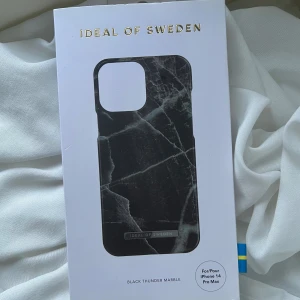 Helt nytt mobilskal från IDEAL OF SWEDEN - Säljer ett helt nytt och oanvänt mobilskal för IPhone 14 Pro Max. 