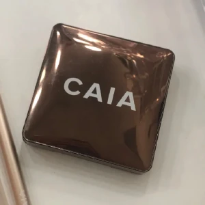 Bronzer från CAIA - Caia bronser 