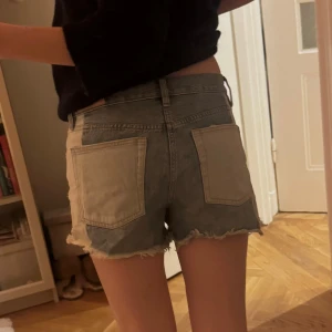 Shorts - Coola shorts i två olika färger från Mango, väldigt bra skick!