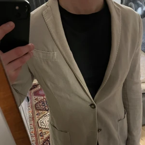 J. Lindeberg  kavaj  - Riktig snygg J Lindeberg kavaj i bra skick. Storlek S säljer för 649