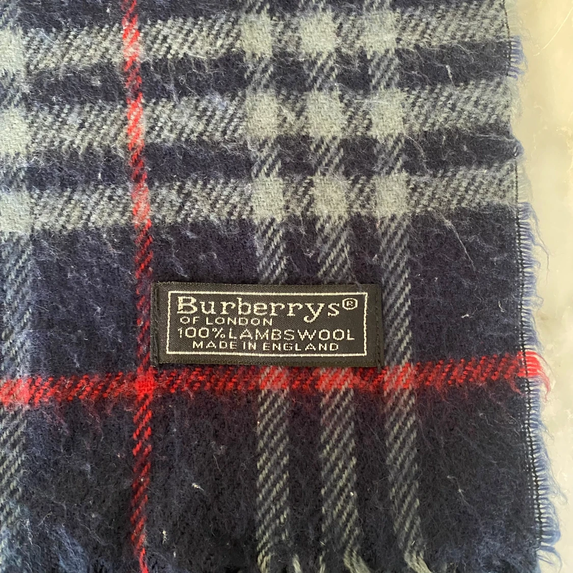 Mörkblå Burberry halsduk  - 1