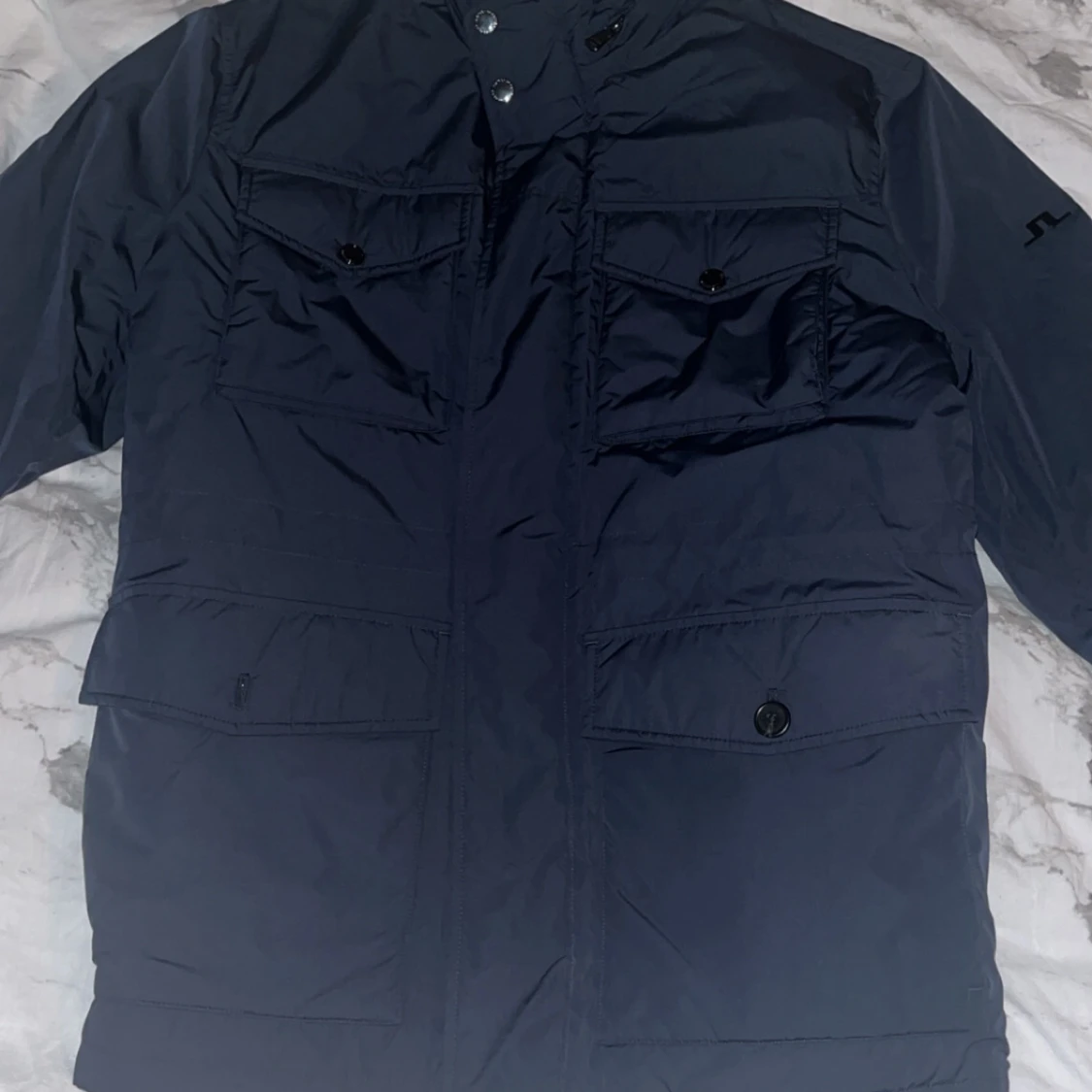 Mörkblå jacka från J.Lindeberg