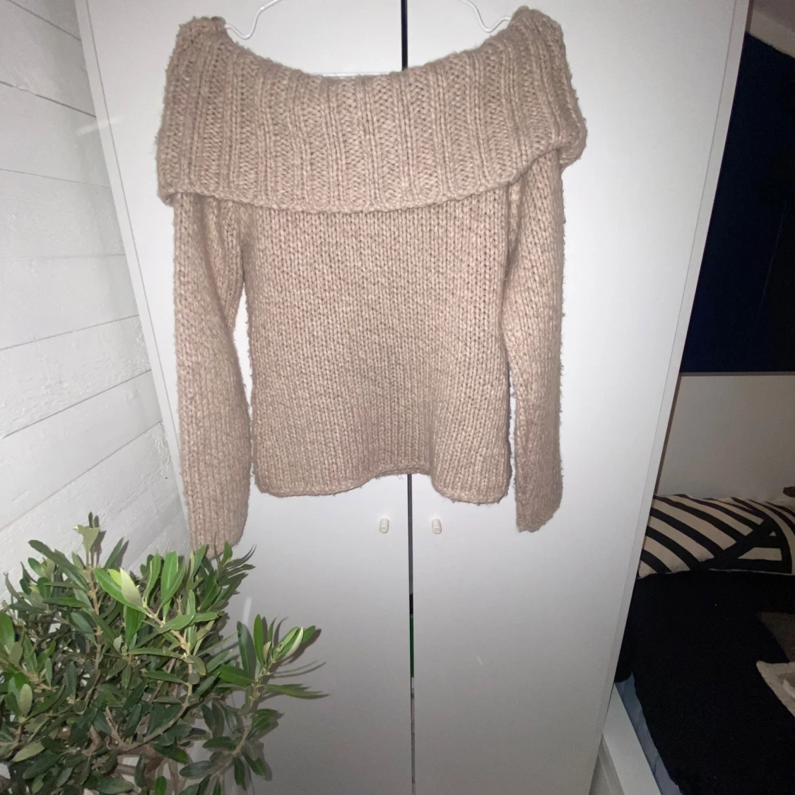 Beige stickad tröja från Next - 90