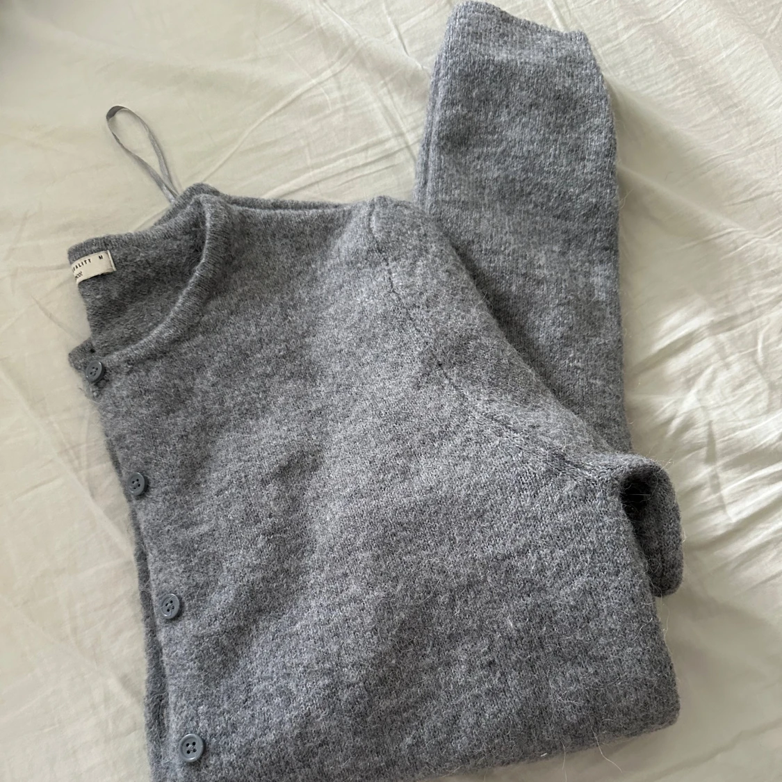 Grå kofta från Gina trickot 