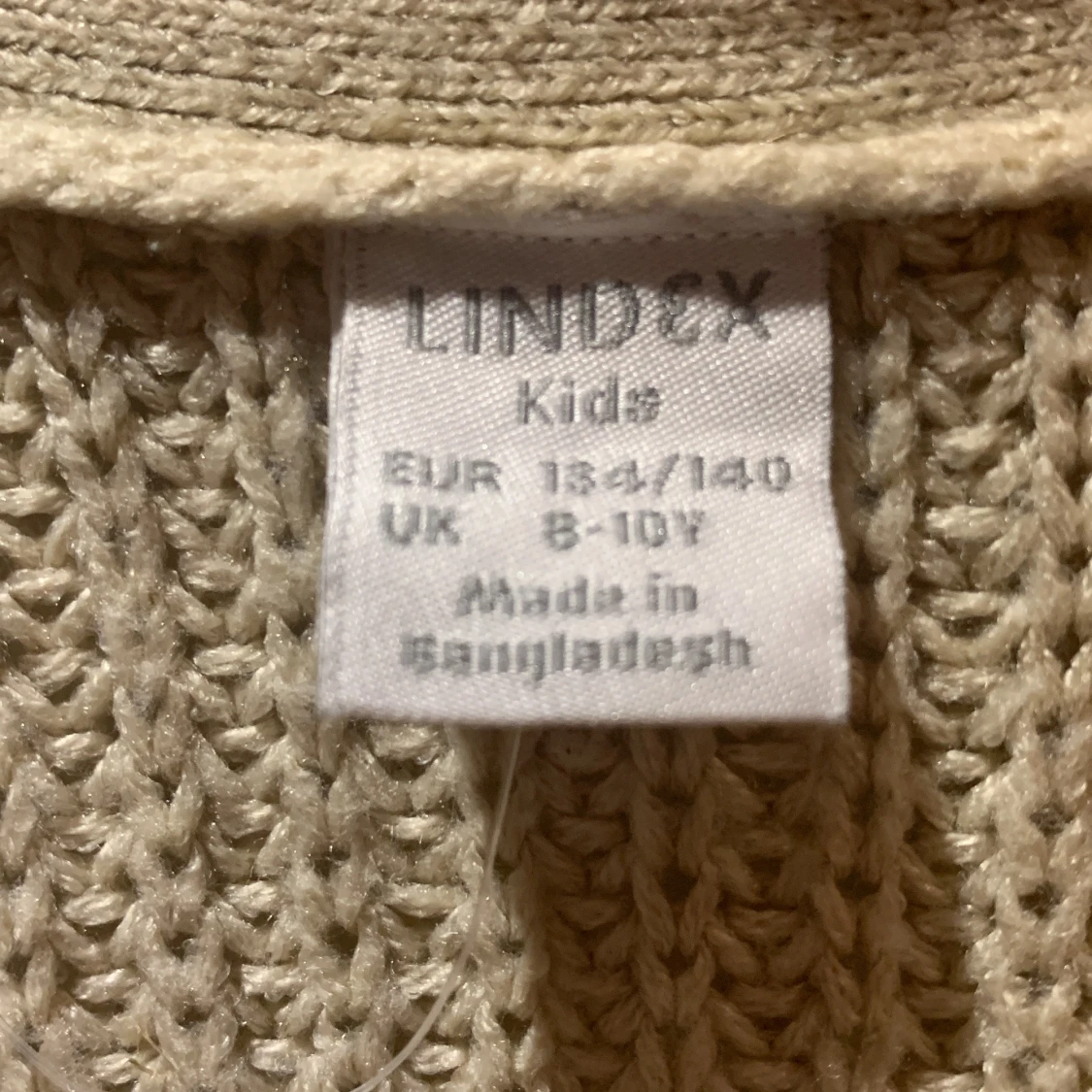 Beige stickad kofta från Lindsey Kids - 91