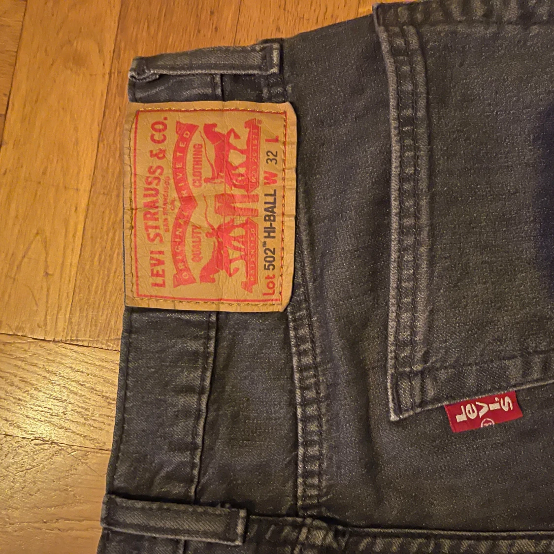 Grå Levis jeans - 2