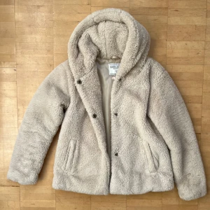 Pälsjacka - Jacka i nyskick, saknar storlek men skulle säga den passar Xs