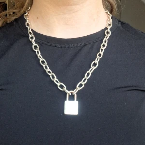 Nyckellås kedje halsband - Coolt halsband