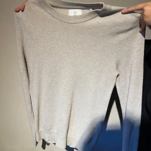 Swaeatshirt  - Grå sweatshirt i storlek S ifrån bläck, mycket bra skick!