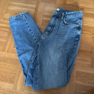 Jeans 36 - Jeans från Ginatricot. I fint skick, bara att skriva för fler bilder☺️