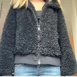 Populär teddyjacka🤍 - Skitsnygg teddy jacka från zara som är helt slutsåld💕💕