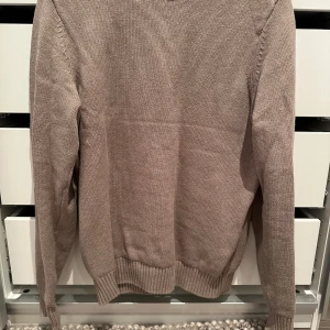 Dobber tröja - Fin tröja från Dobber sparsamt använd och inga märken finns. Nypris 600kr  Pris kan diskuteras.