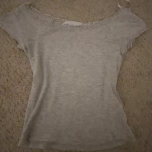 Grå tröja med spets  - Sååååå najssssss och såå snygggg😍💗