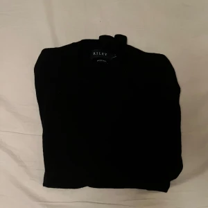 Riley Tröja - Nu säljer jag min riley tröja Skicka ifall ni har några frågor