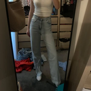 Jeans - High waist jeans som är i nyskick💕