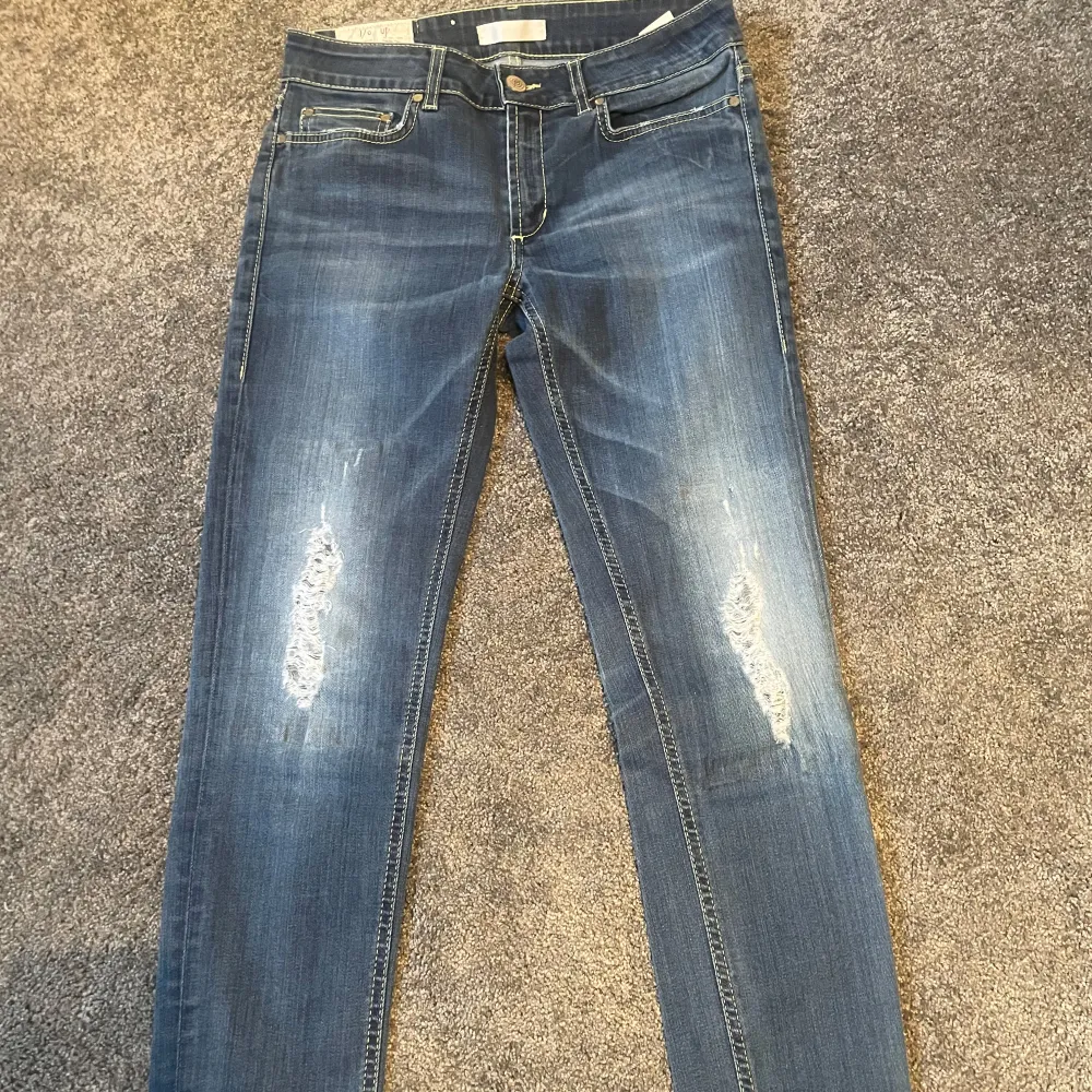 Tja säljer nu mina riktigt feta Dondup jeans i W31 (fits 29/30)! Skicket är 9/10 inga defekter!🍀Priset inte hugget i sten! Hör av dig vid funderingar!🍀. Jeans & Byxor.