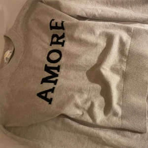 Tjock tröja - Tjock tröja från Gina, storlek 146-152, skönt kvalite💗