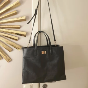 Väska - Större väska från Kappahl i jättebra skick. 