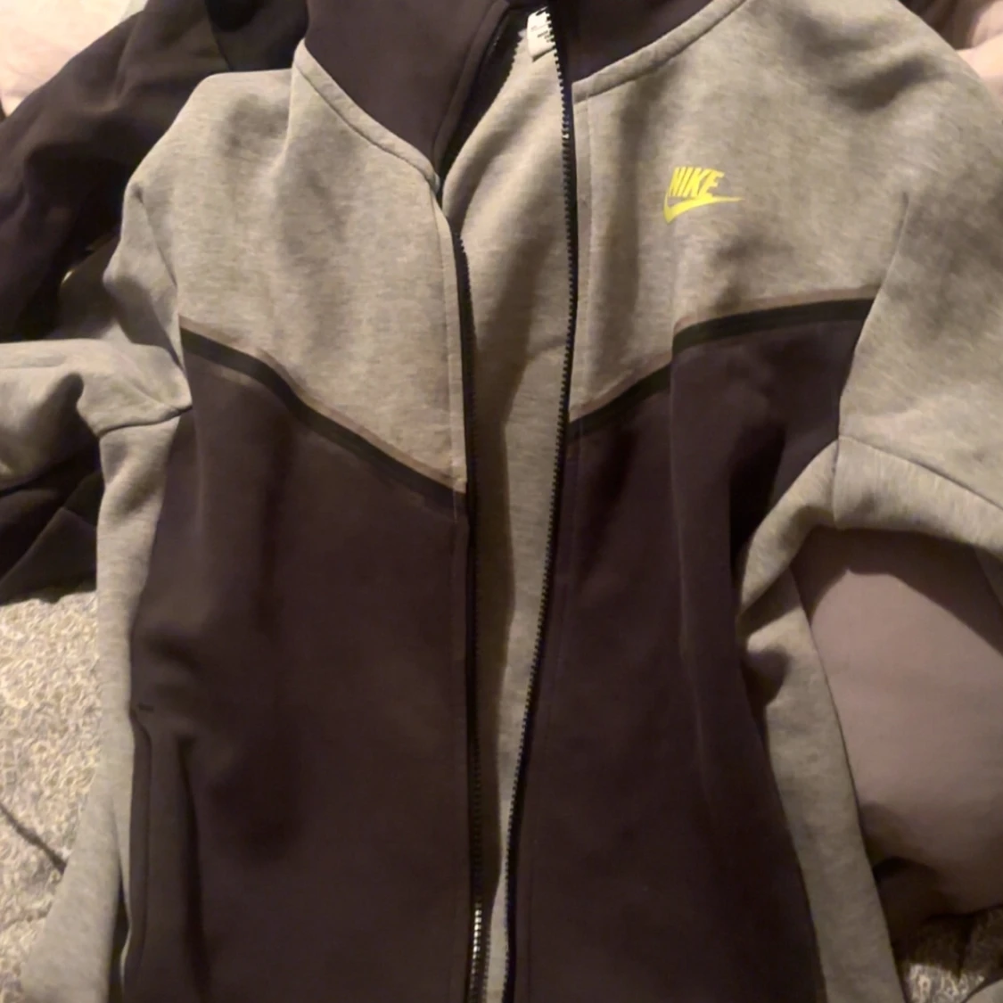 Säljer 2 Nike tech fleec - 91