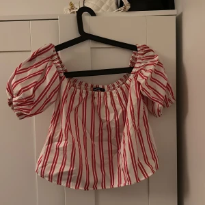 Off shoulder blus - Oanvänd 