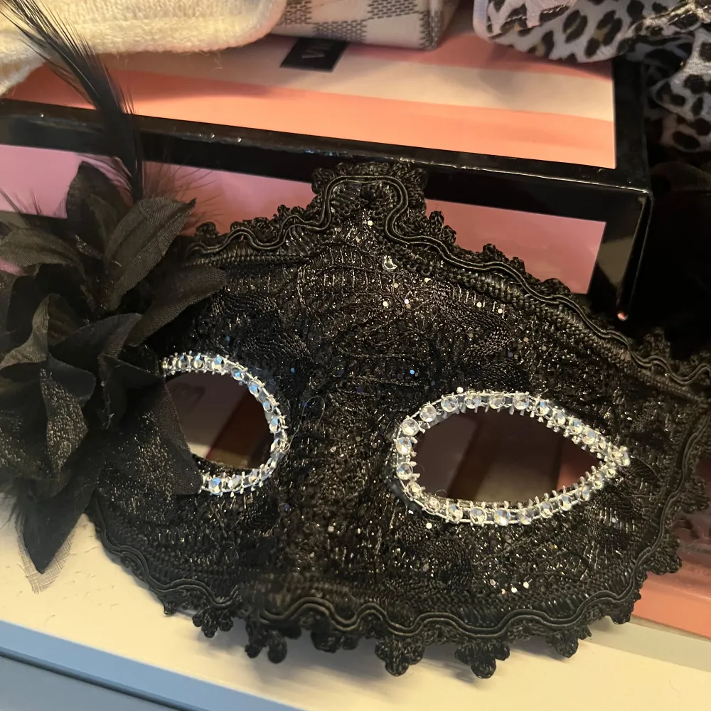 Jätte snygg mask som passar perfekt nu till halloween 💕. Accessoarer.