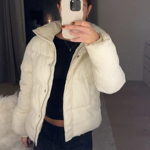 Jacka från Nelly - Jacka från Nelly, använt några gånger. Fint skick 💕