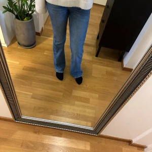 Low Waits jeans - Fina bootcut jeans. Fint skick. 