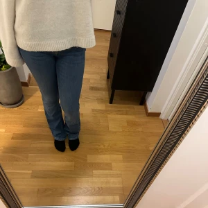 Low waist jeans  - Fina blåa bootcut jeans. Inte mycket använda och fint skick.