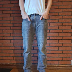 Levis jeans  - Säljer levis jeans som är I bra skick storleken är 29 33 hör av er vid frågor 