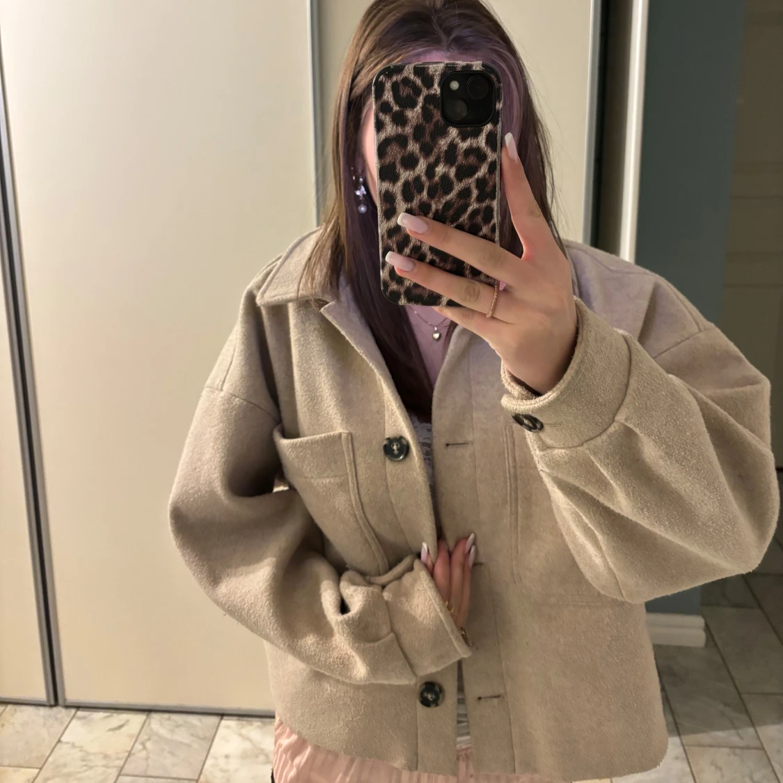 Beige jacka från NA-KD