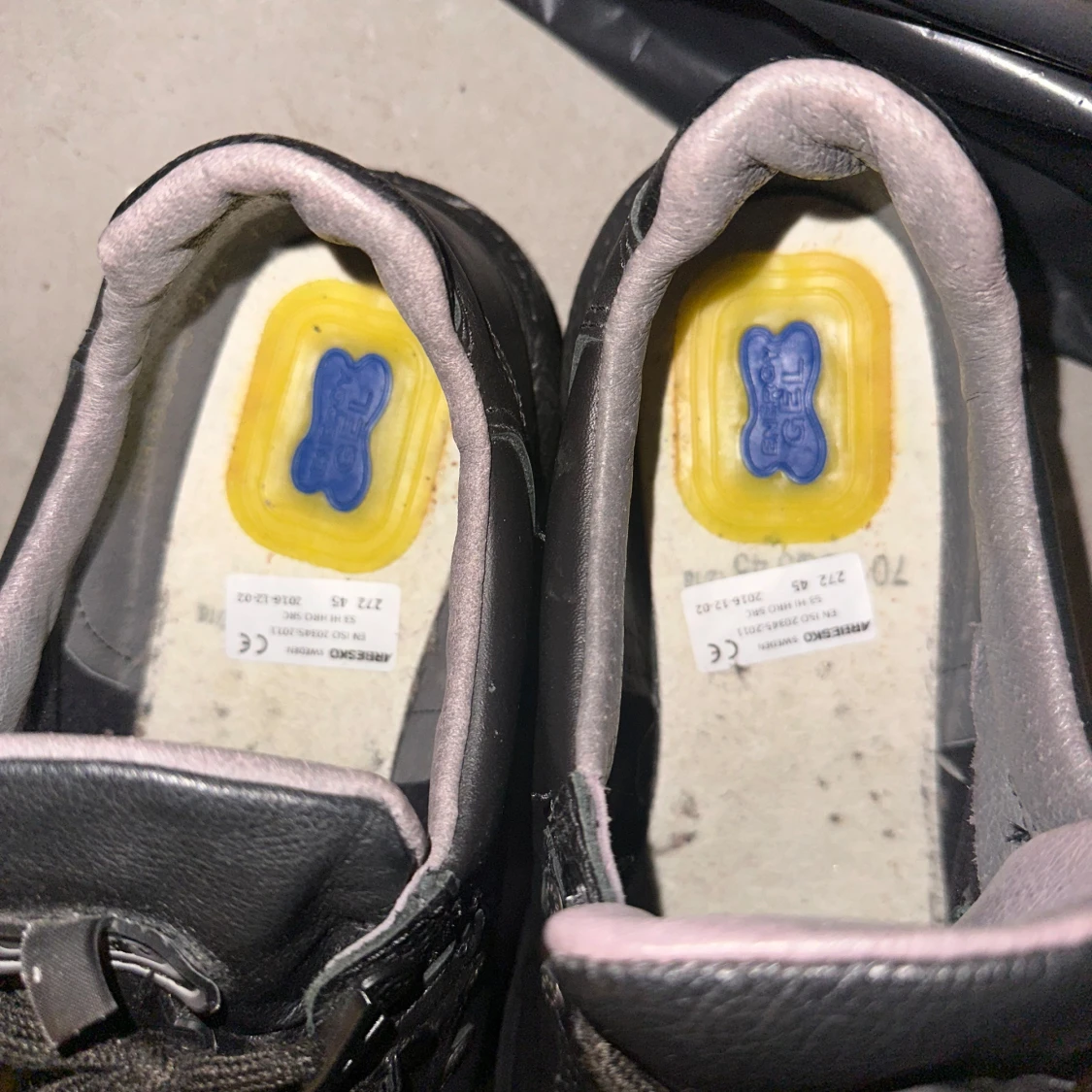 Svarta arbetsskor med snörning - 90